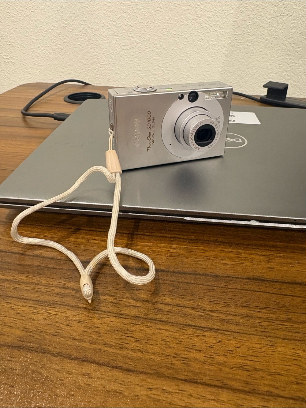Canon PowerShot SD1000 Digital ELPH 3x Zoom Lens Camera Silver Tested Working